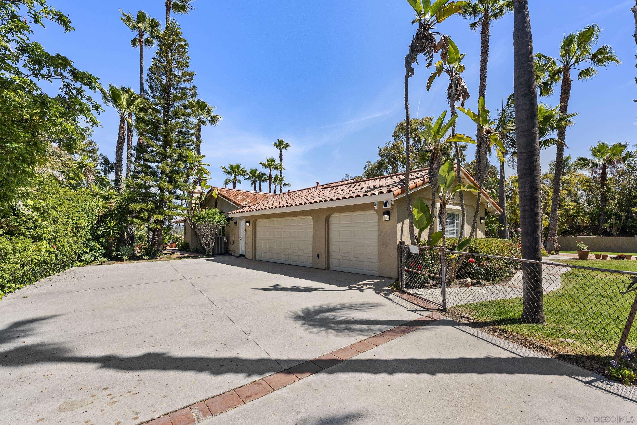 6518 Monte Fuego — photo