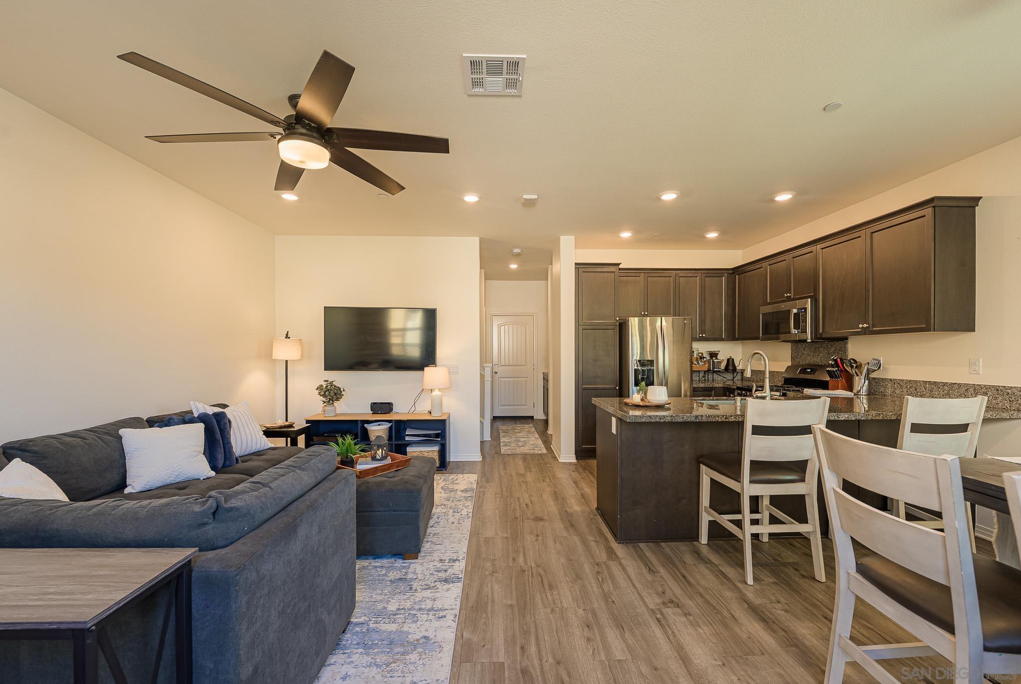 41973 Rondo St 1203 — photo