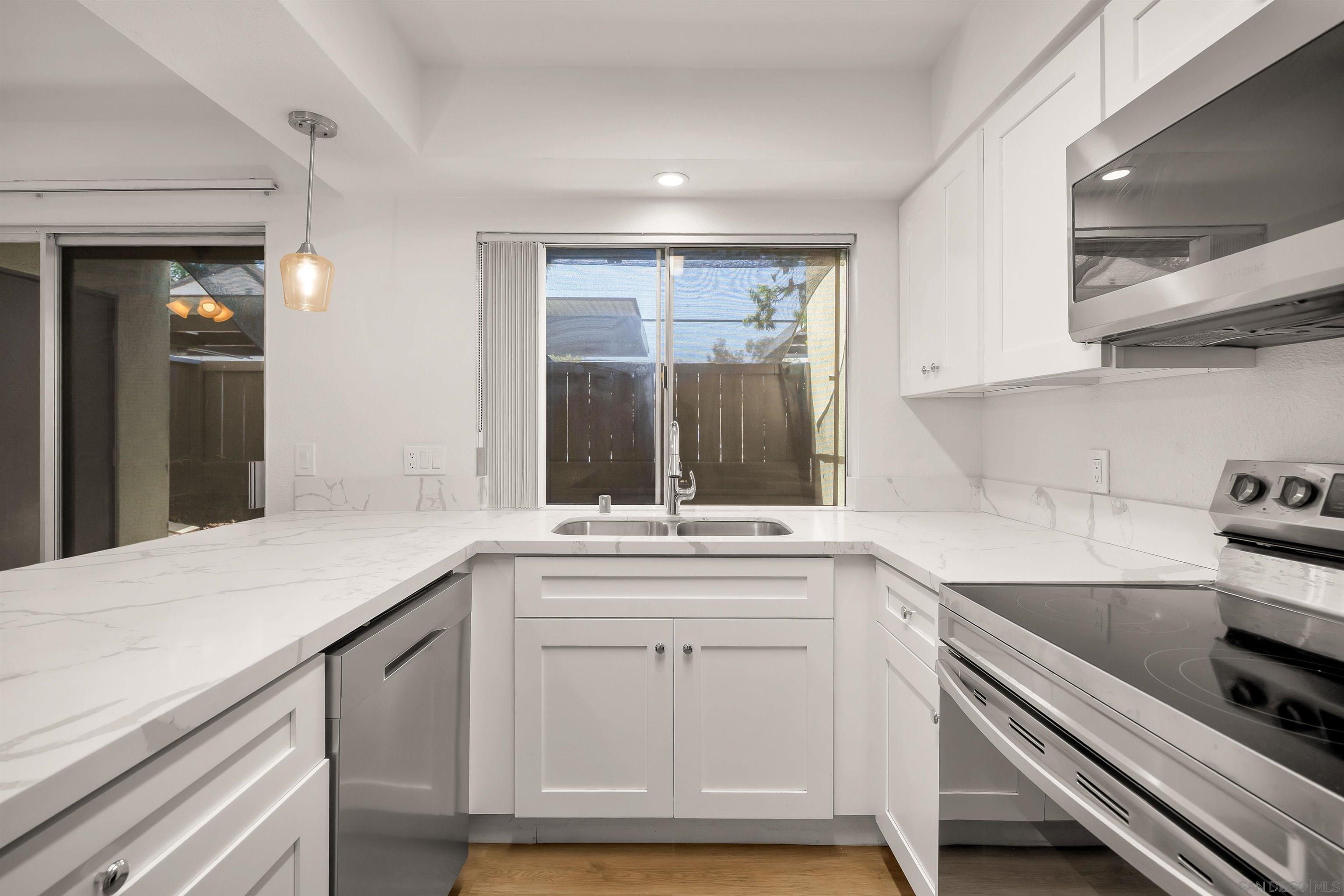 7982 Mission Center Ct Unit C — photo