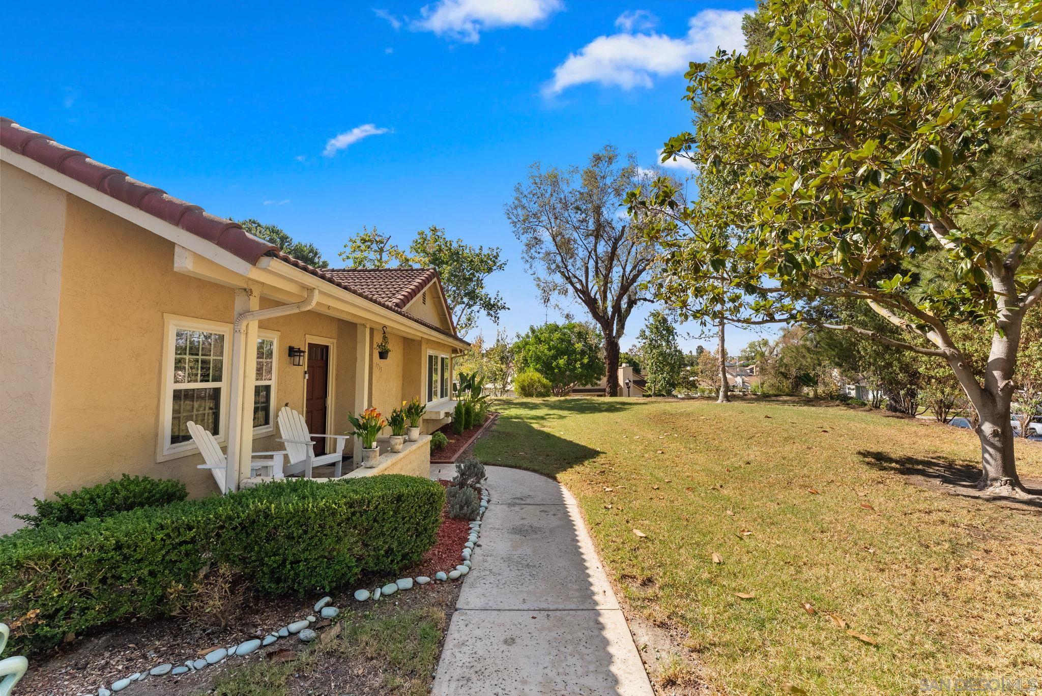 1715 Gentle Breeze Ln — photo