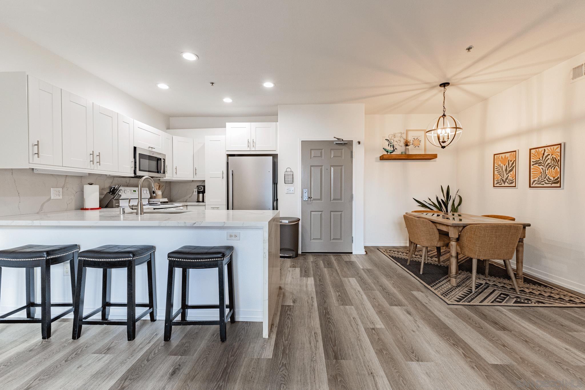 1501 Front St Unit 302 — photo