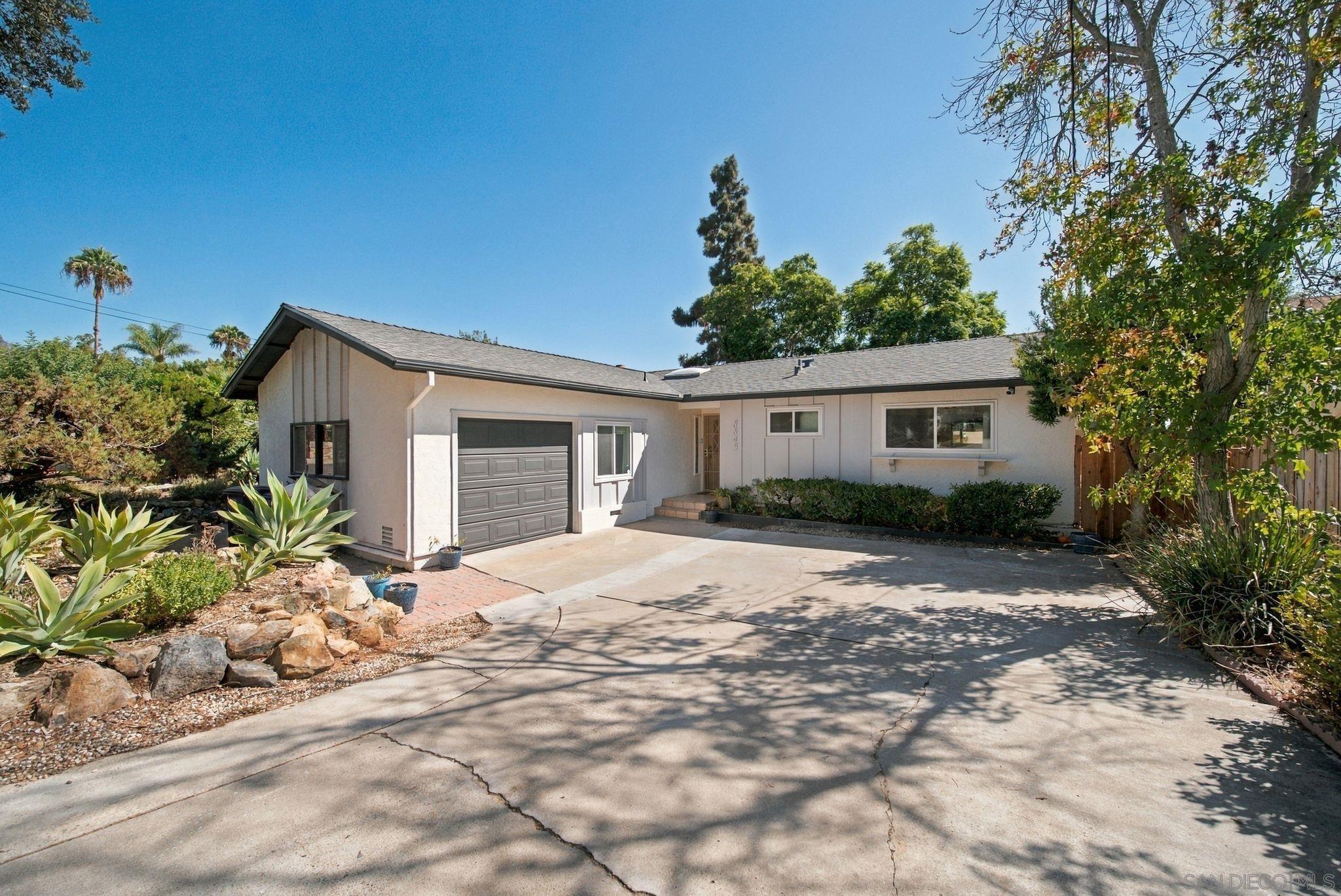 8845 Fabienne Way — photo