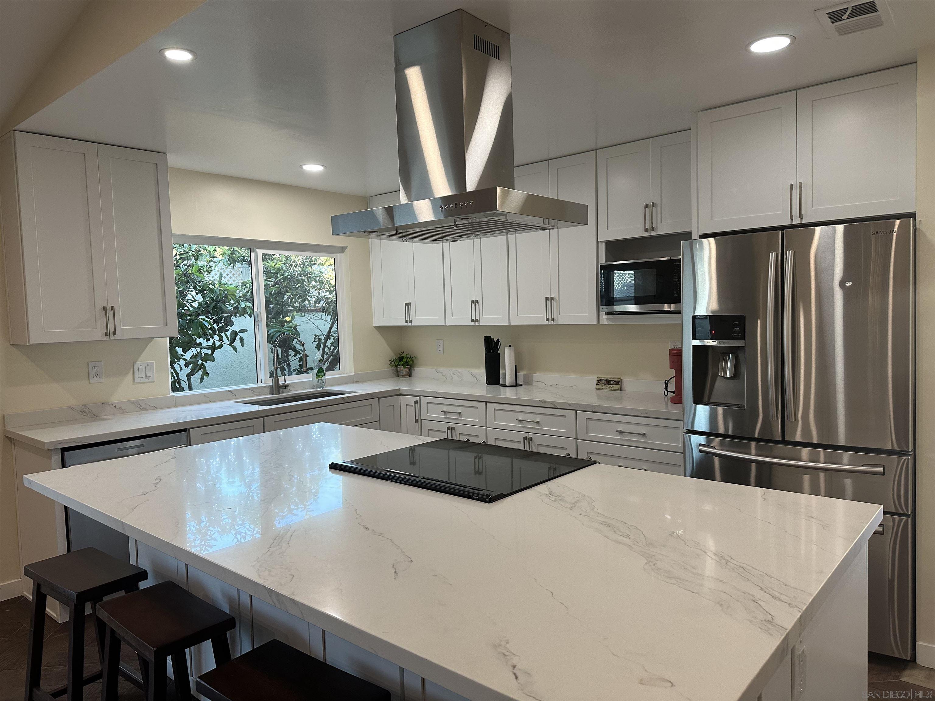 130 Rosemary Pl — photo