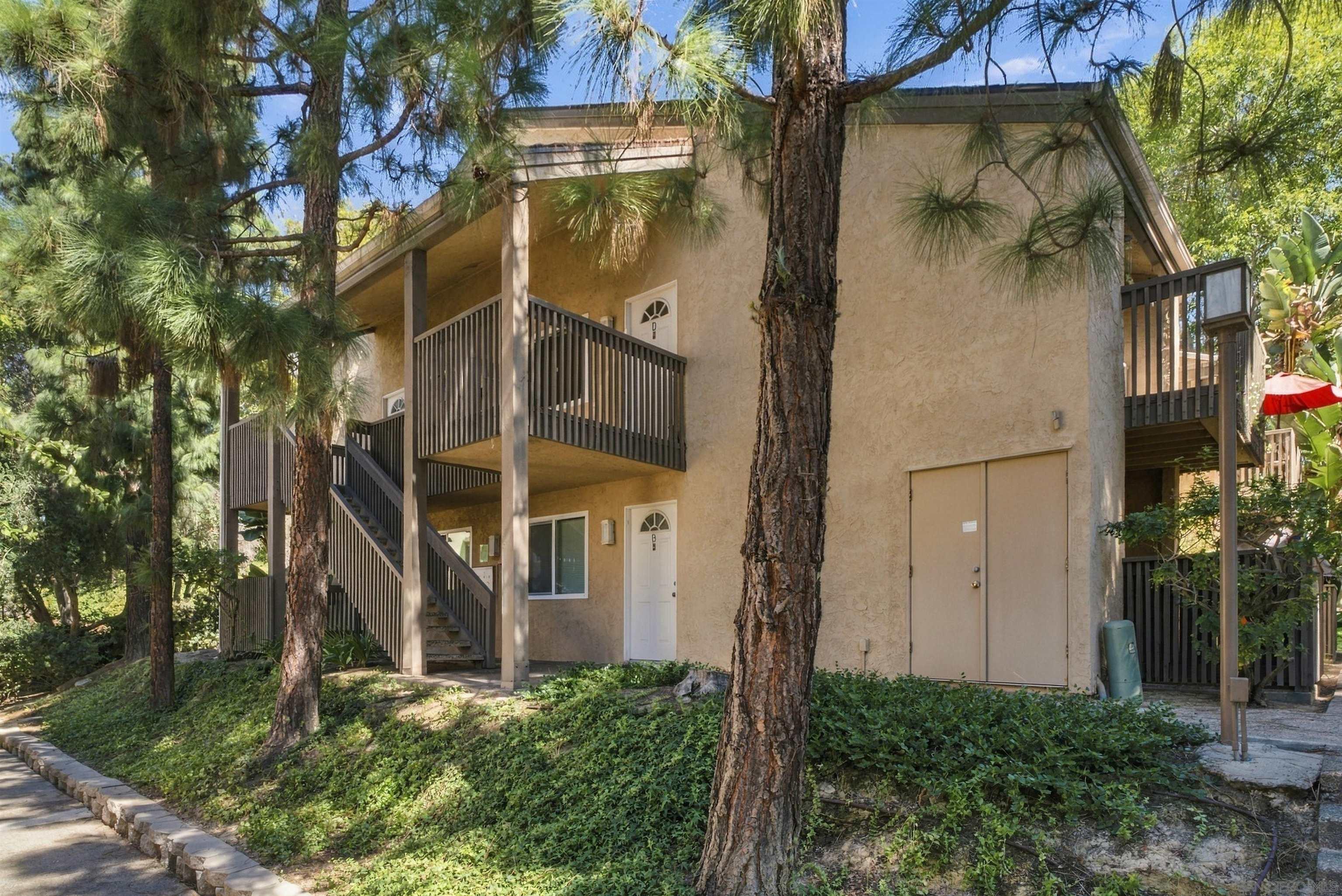 8692 Via Mallorca Unit D — photo
