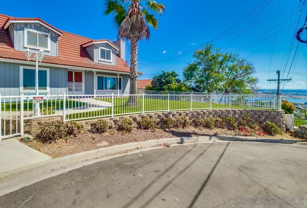 1011 La Mesa Ave — photo