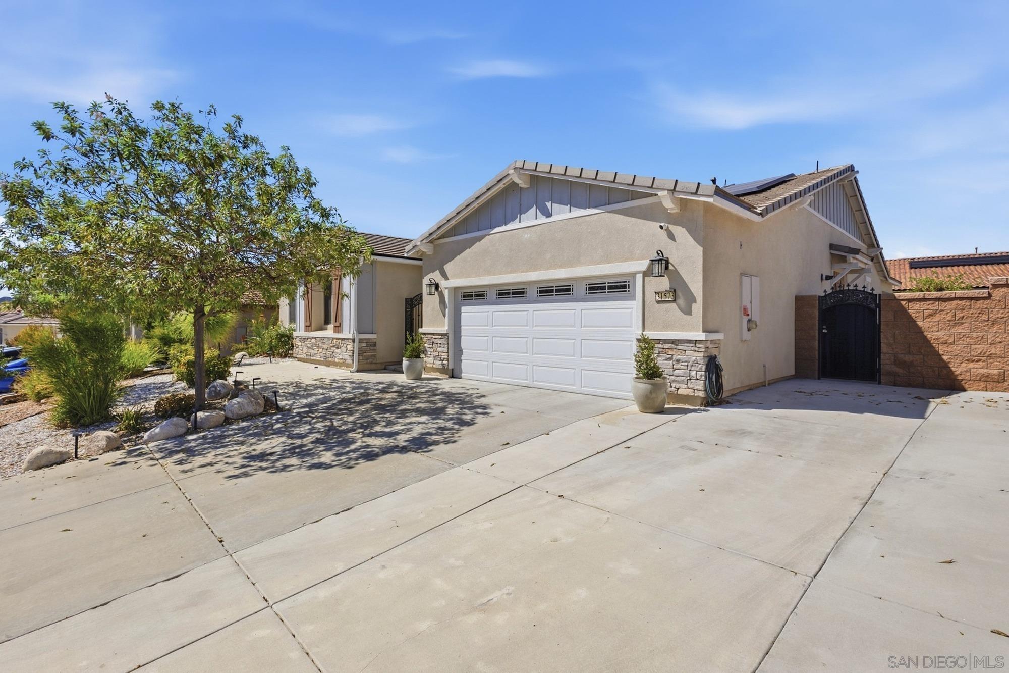 31573 Navy Sky Dr — photo