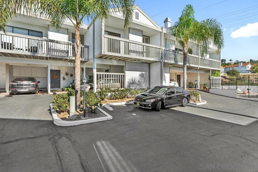 2376 Altisma Way Unit H — photo