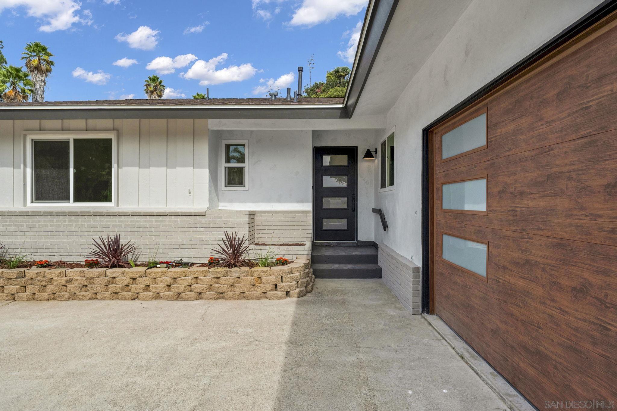 5295 Joan Ct — photo