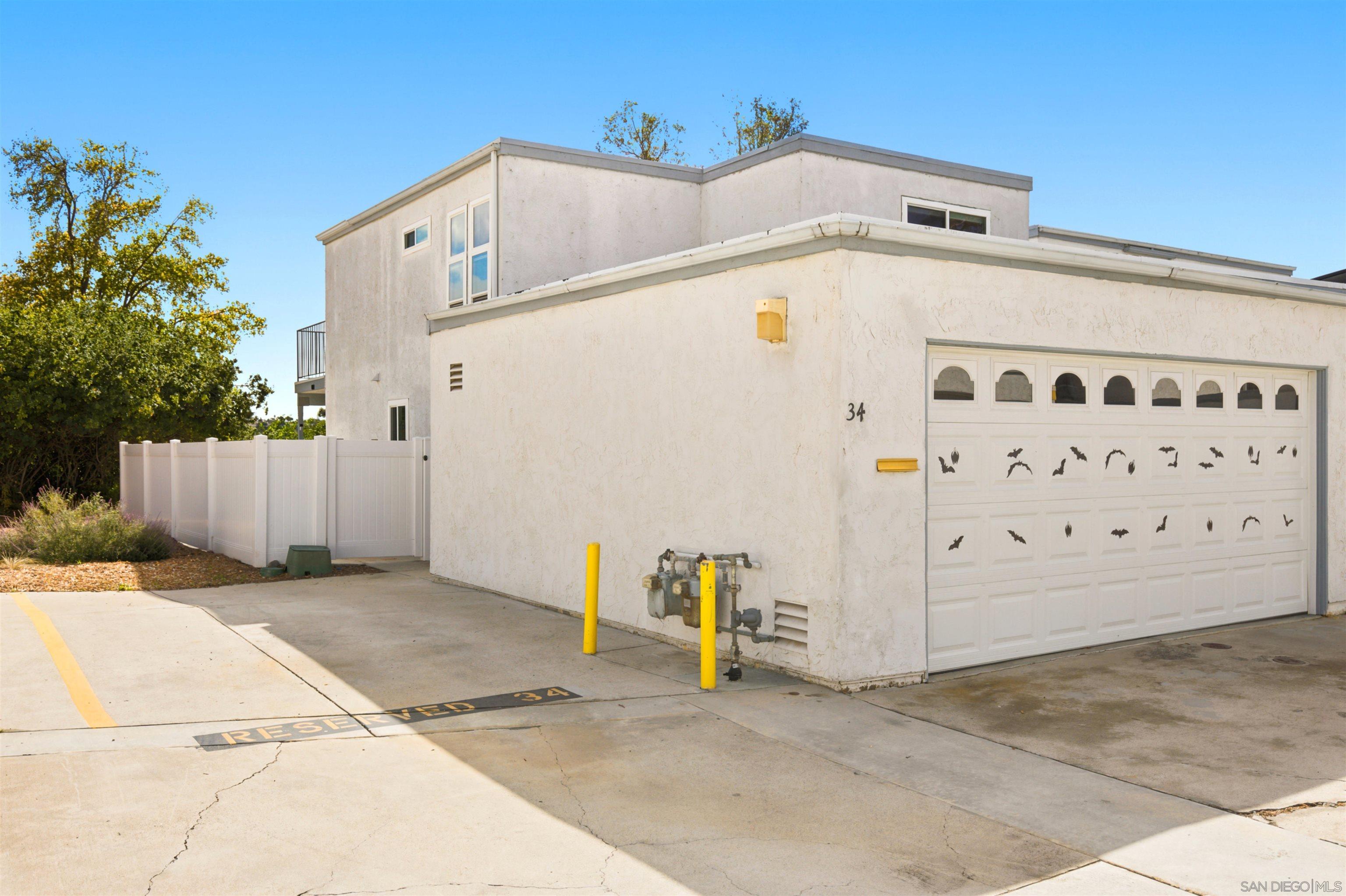 1640 Maple Dr — photo