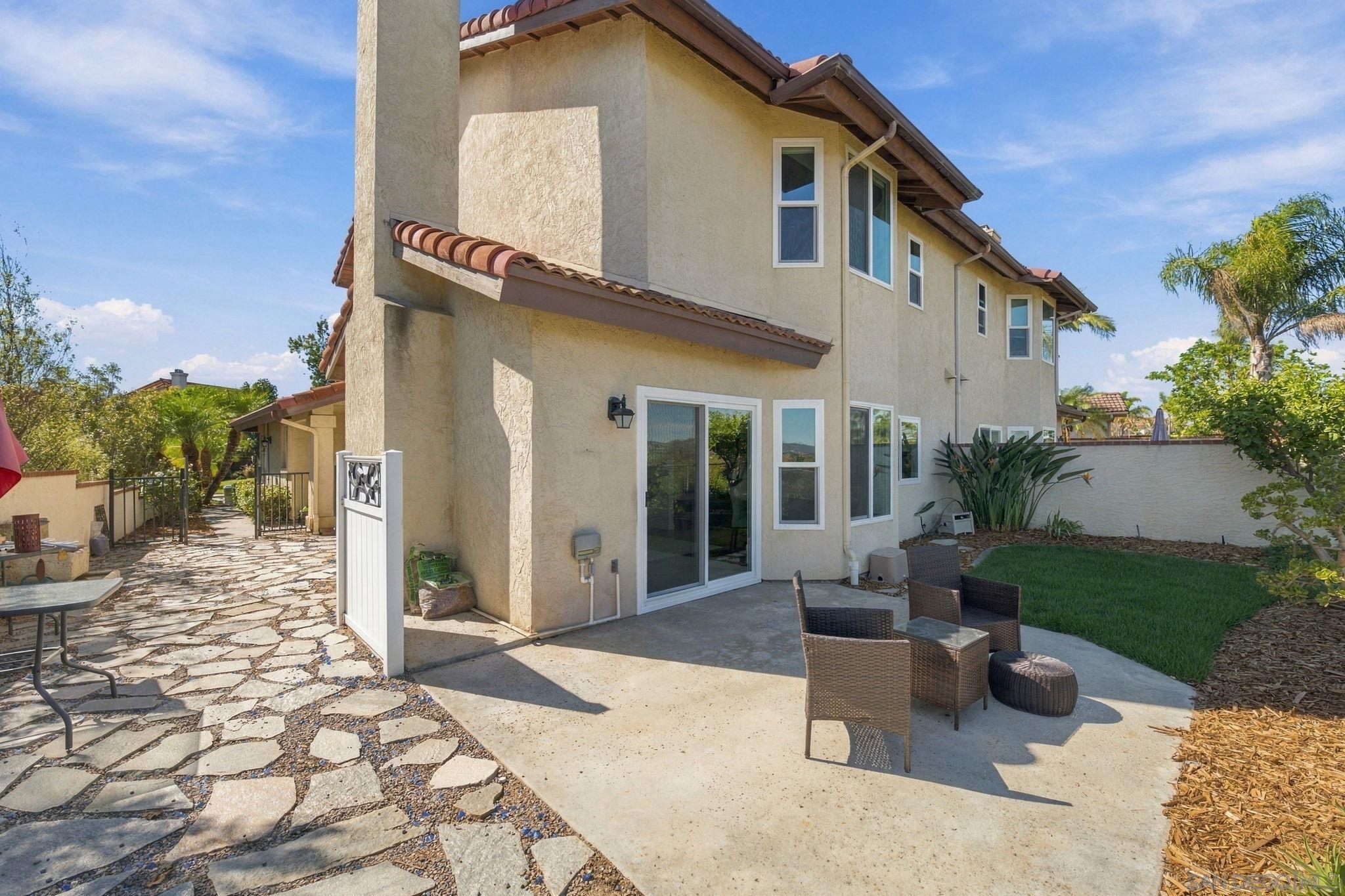 2315 Summerhill Dr — photo