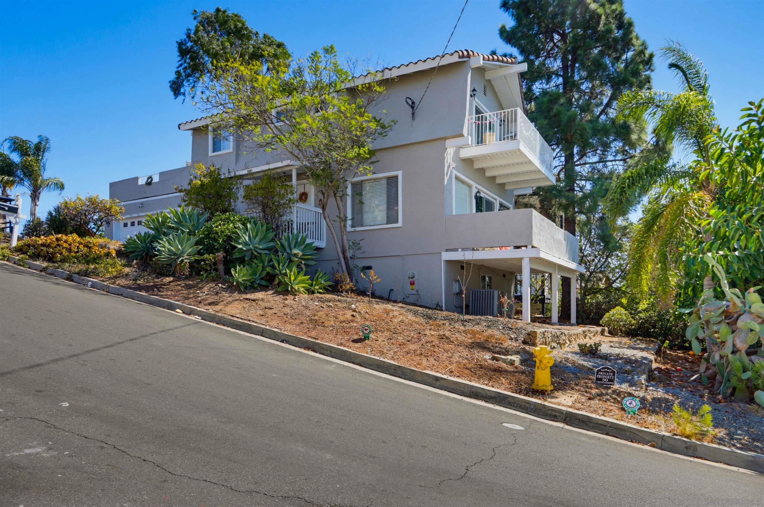 9811 Eucalyptus St — photo