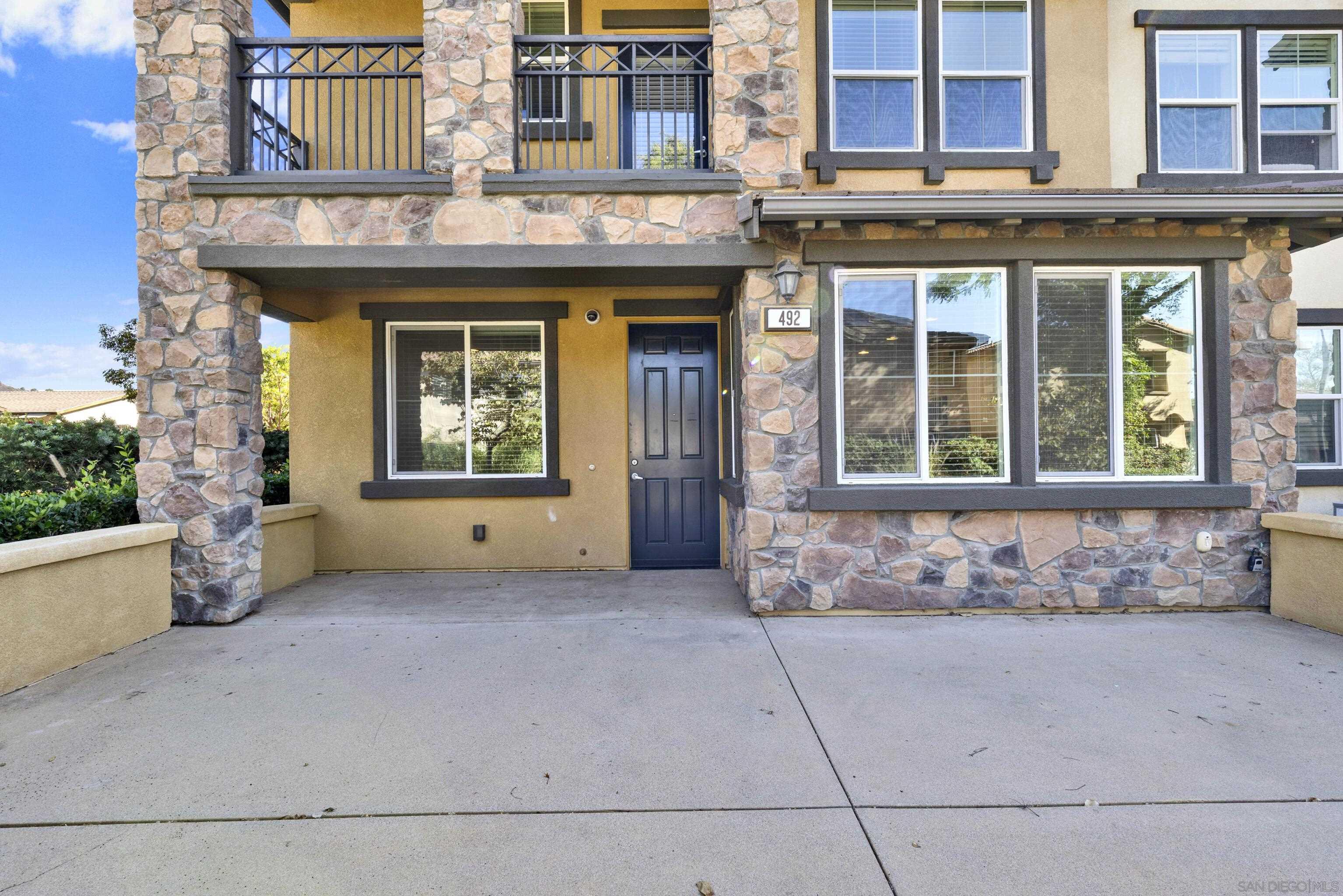 492 Prosperity Dr — photo