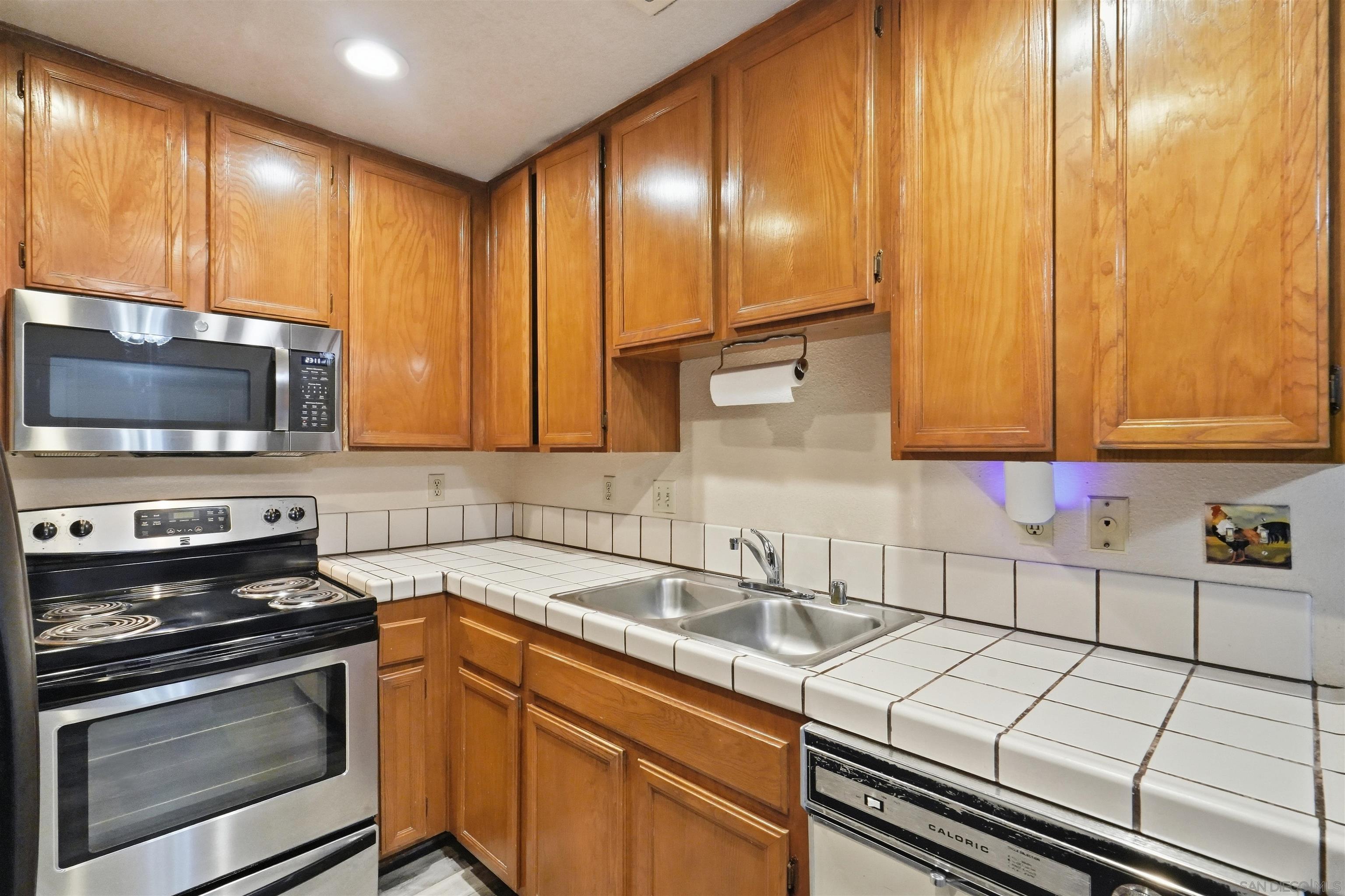 4262 Parks Ave Unit 103 — photo