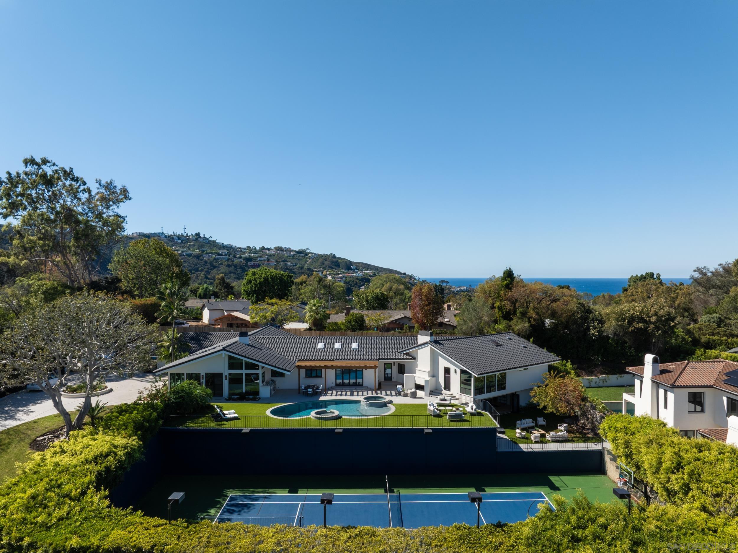 3013 Woodford Dr — photo