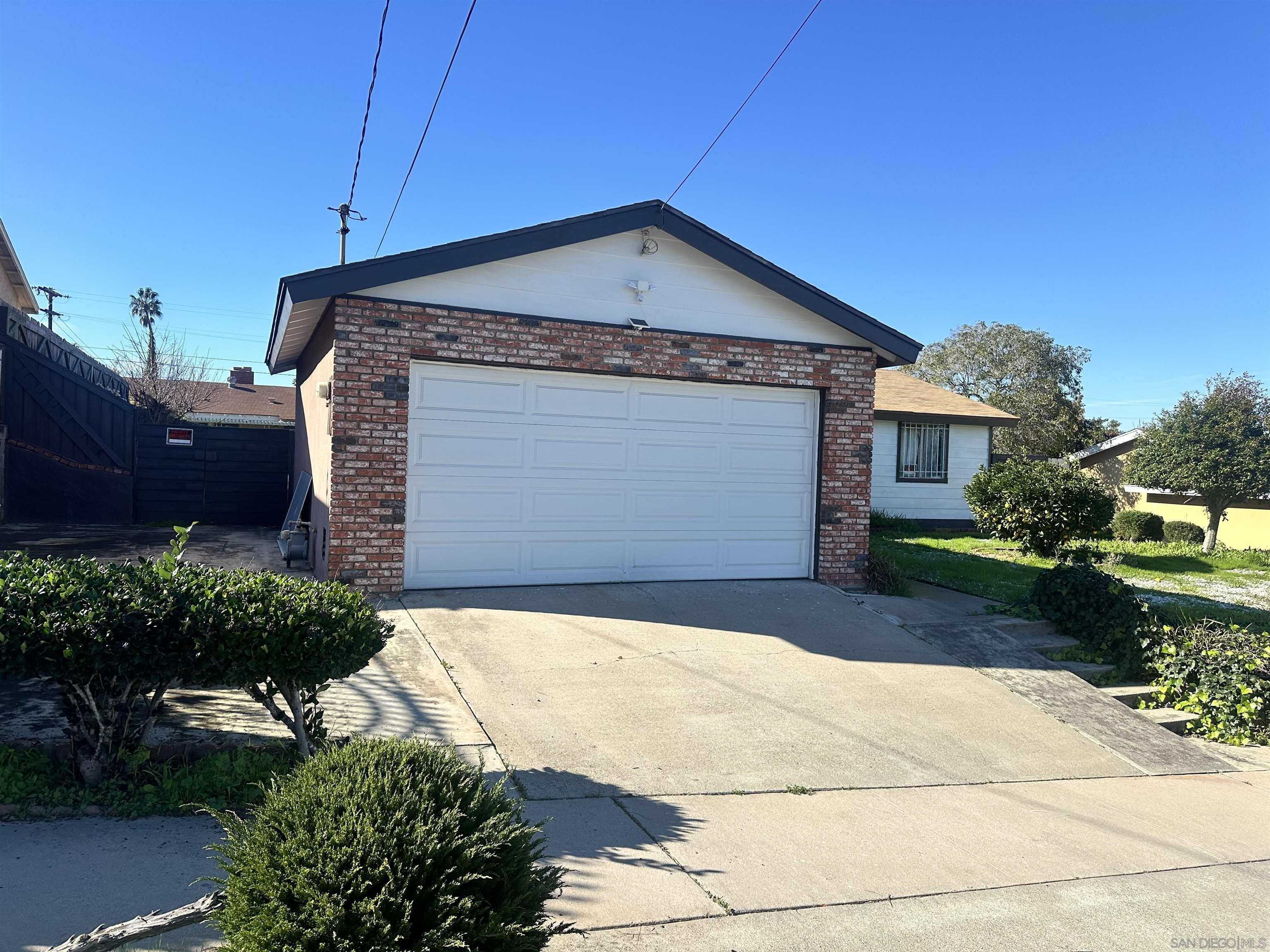 128 Old Oak Dr — photo