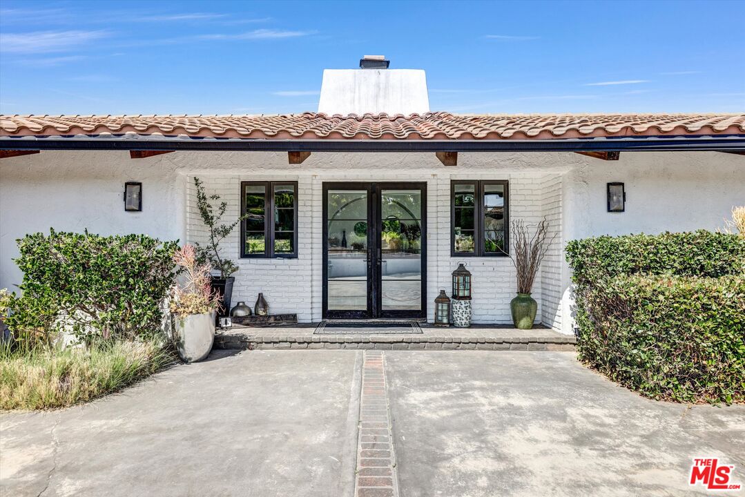 6656 Dume Dr — photo