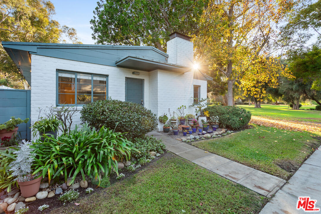5112 Village Grn — photo