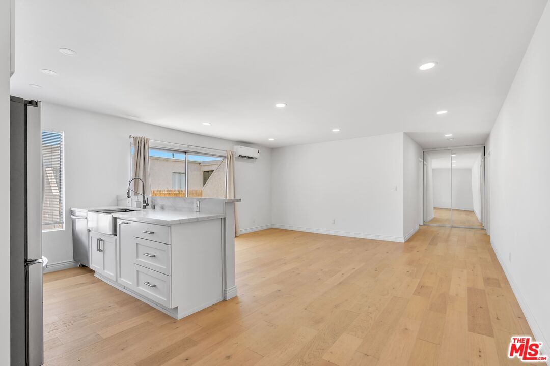 409 Burchett St Unit 316 — photo