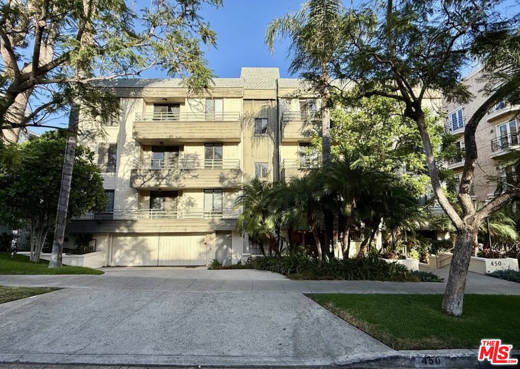 450 N Oakhurst Dr Unit 304 — photo