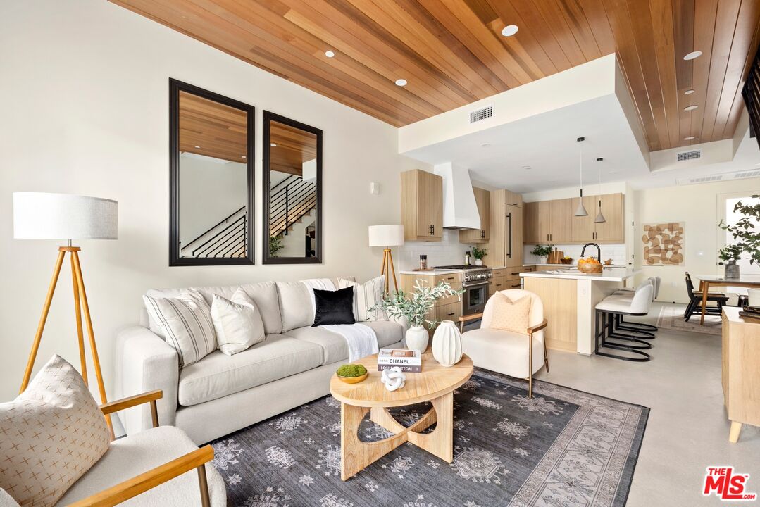 1011 N Ogden Dr Unit 102 — photo