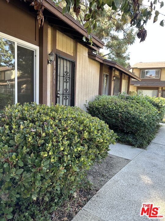 8723 1/2 Cedros Ave Unit 55 — photo