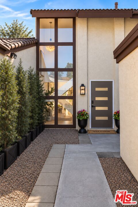 5562 E Vista Del Rio — photo