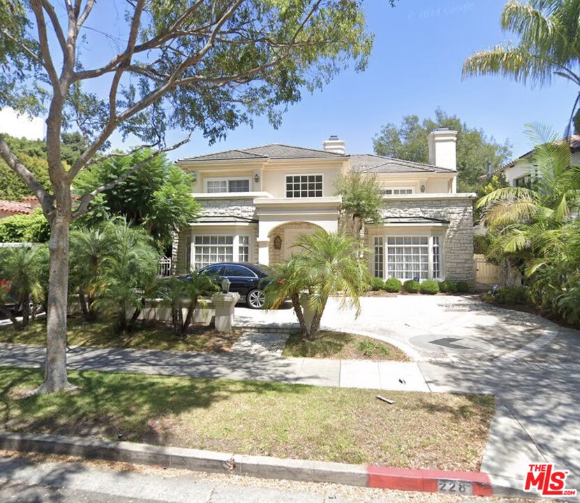 228 S El Camino Dr — photo