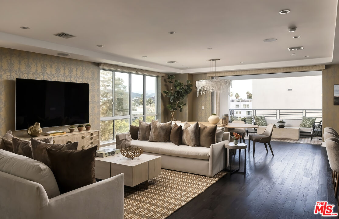 450 N Palm Dr Unit 507 — photo