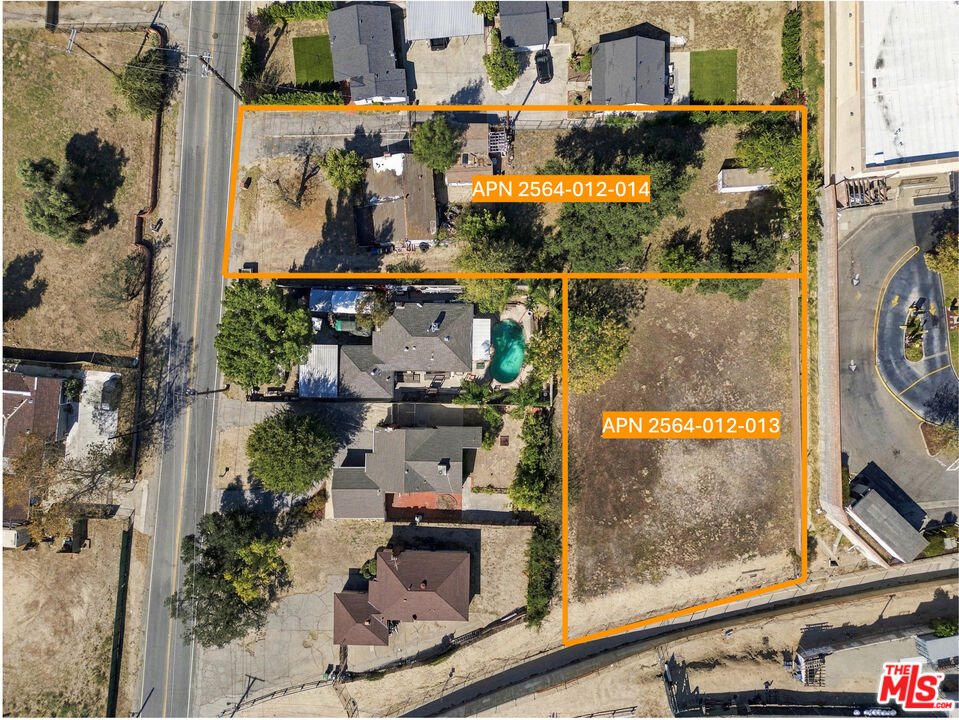 9722 Tujunga Canyon Blvd — photo