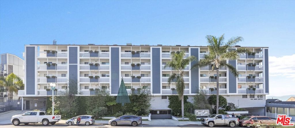 615 Esplanade 512 — photo