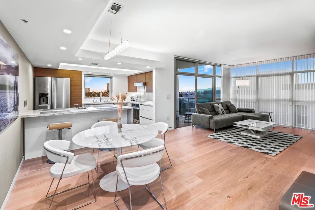 13700 Marina Pointe Drive 617 — photo
