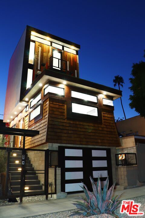 Home in Los Angeles, CA 90038 — photo 2
