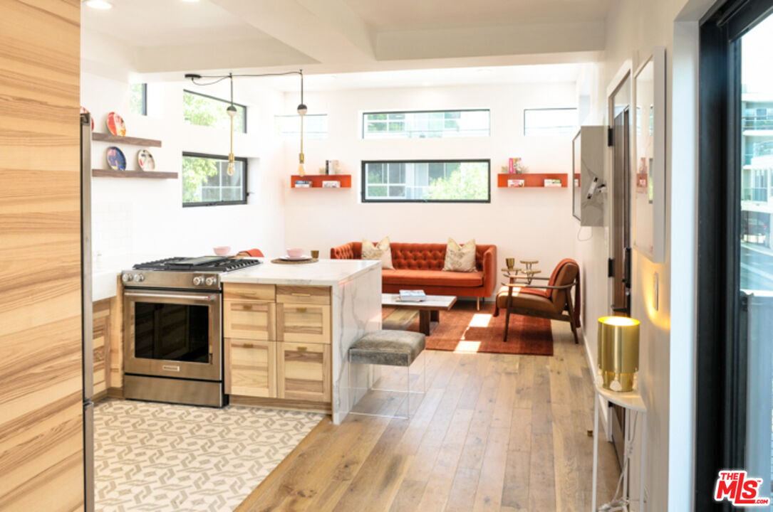 Home in Los Angeles, CA 90038 — photo 3