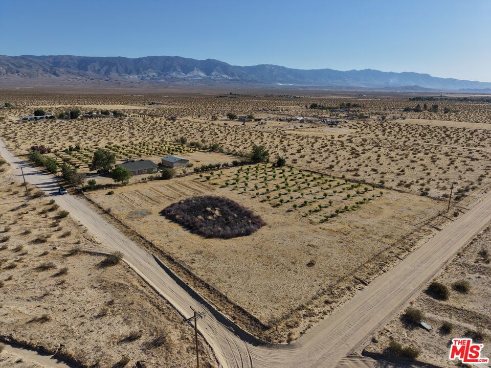 10424 Santa Fe Fire Road — photo