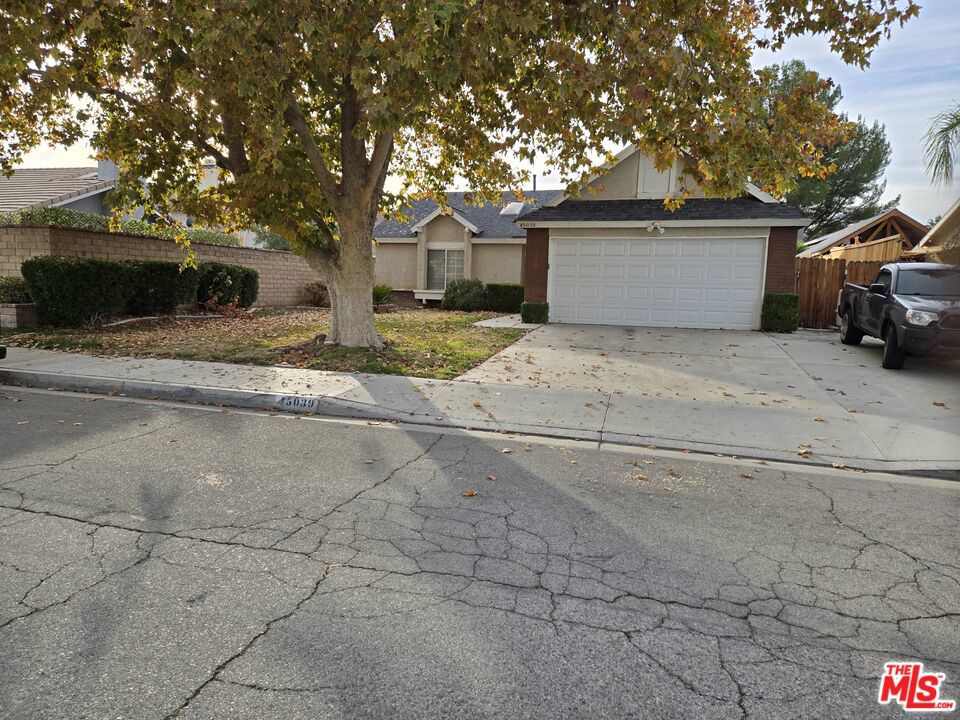 45039 Rachel Avenue — photo