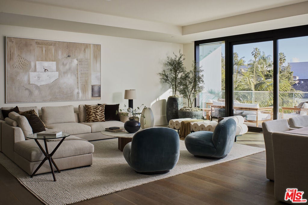 8420 W Sunset Boulevard 505 — photo