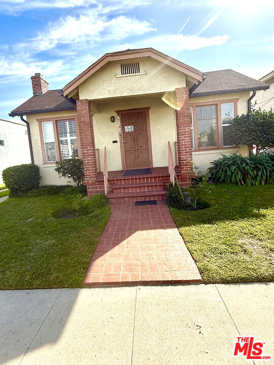 Home in Los Angeles, CA 90047 — photo 2