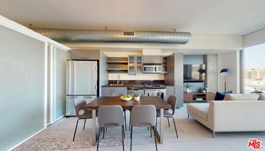 1111 S Grand Avenue 1014 — photo
