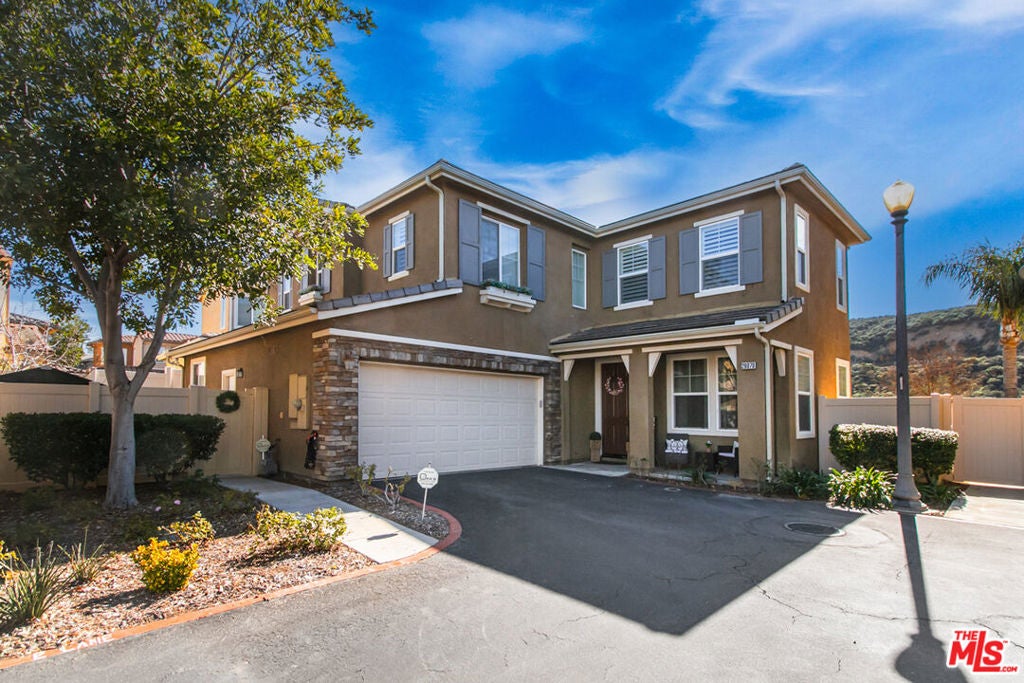 26070 Medici Court — photo