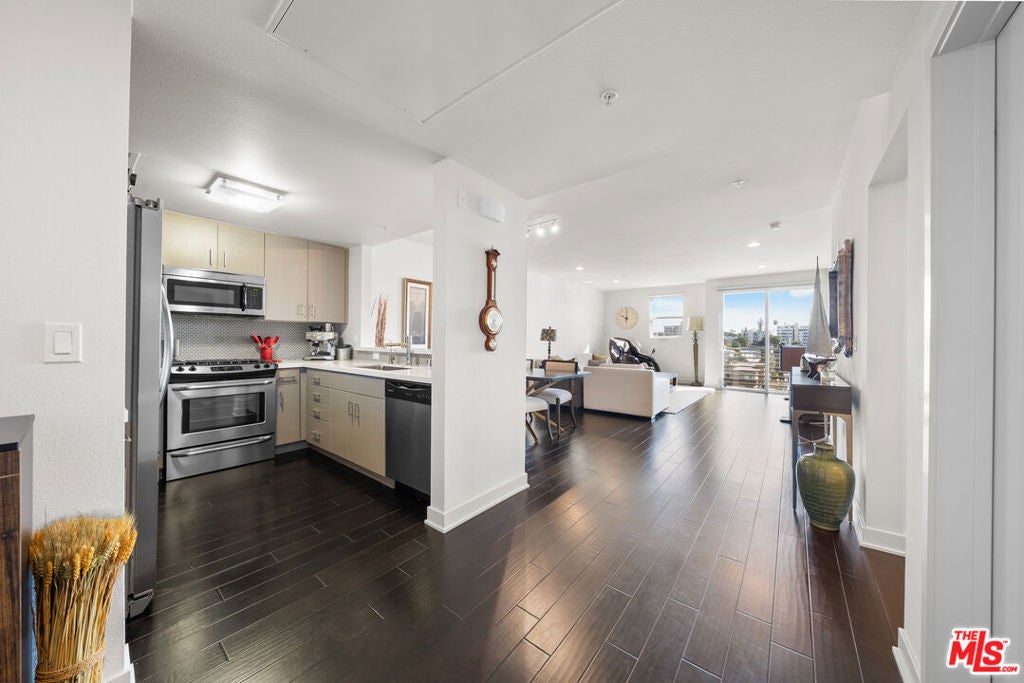 436 S Virgil Avenue Ph7 — photo
