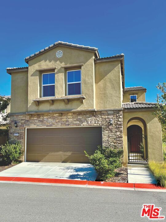 42720 Azure Street — photo