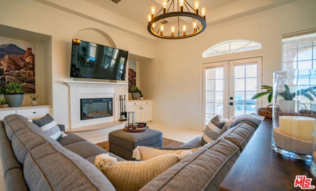 71638 Laura Lane — photo