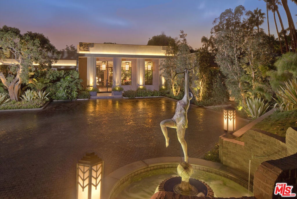 107 Delfern Drive — photo