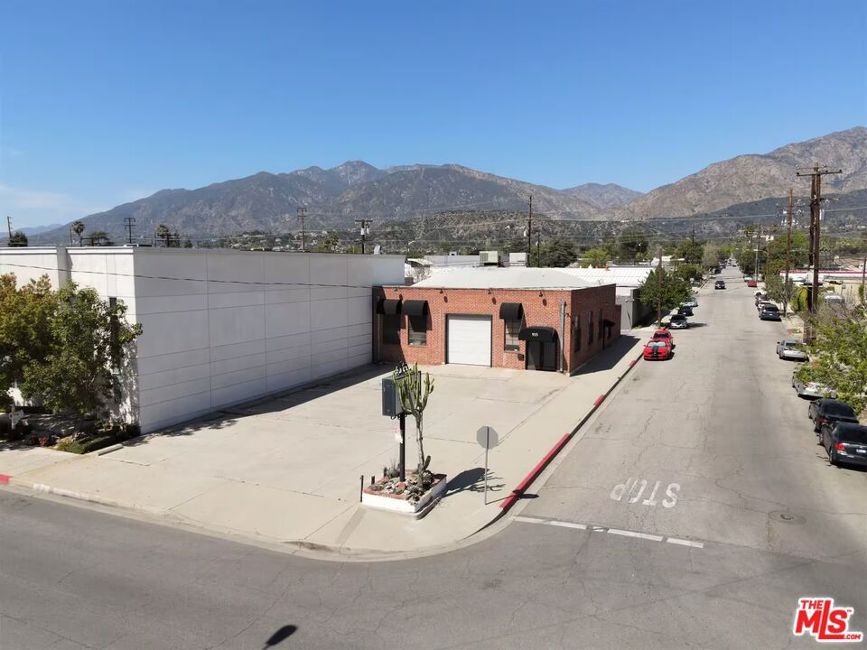 915 S Alta Vista Avenue — photo