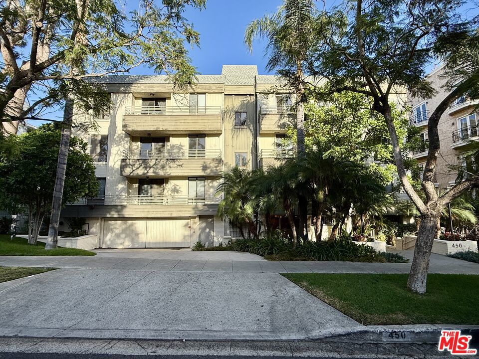 450 N Oakhurst Drive 304 — photo