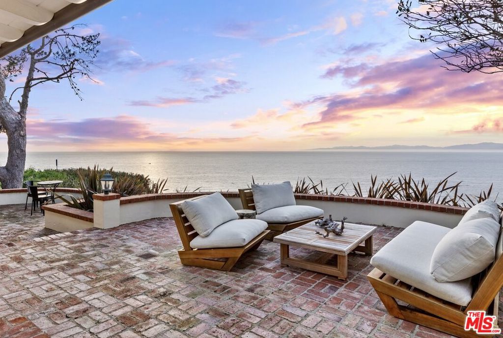1115 Palos Verdes Drive — photo