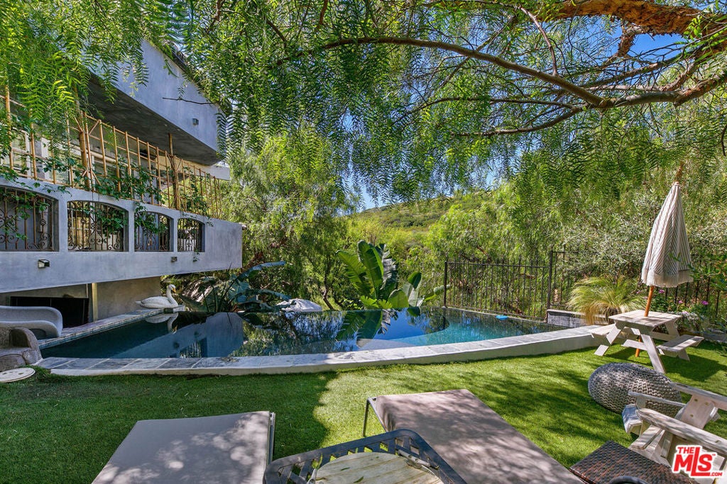 2851 Seabreeze Drive — photo