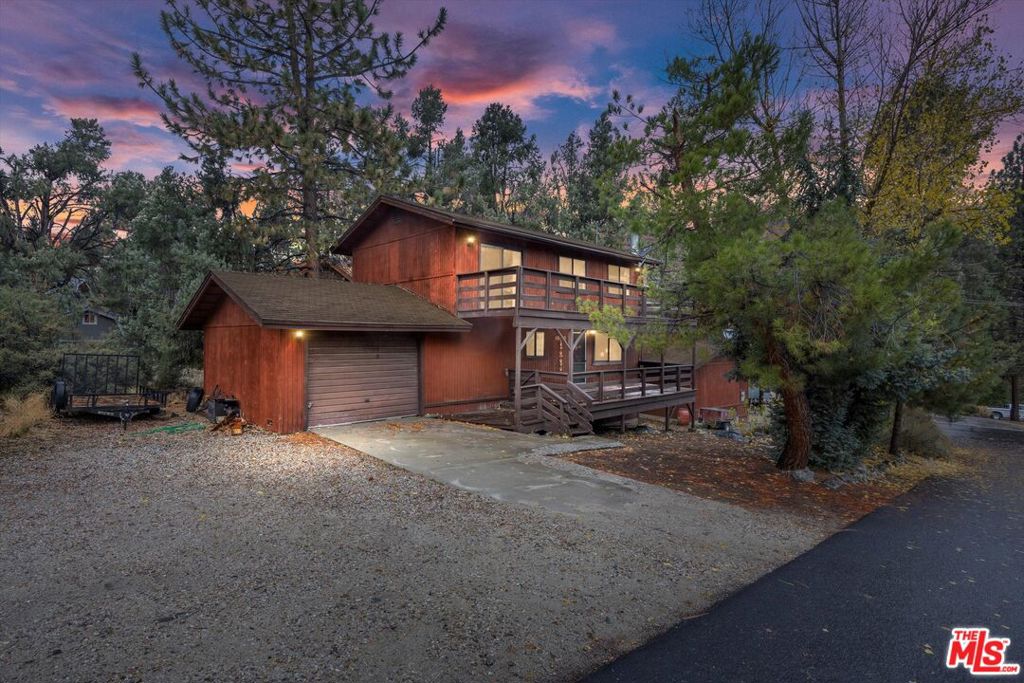 2317 Maplewood Way — photo