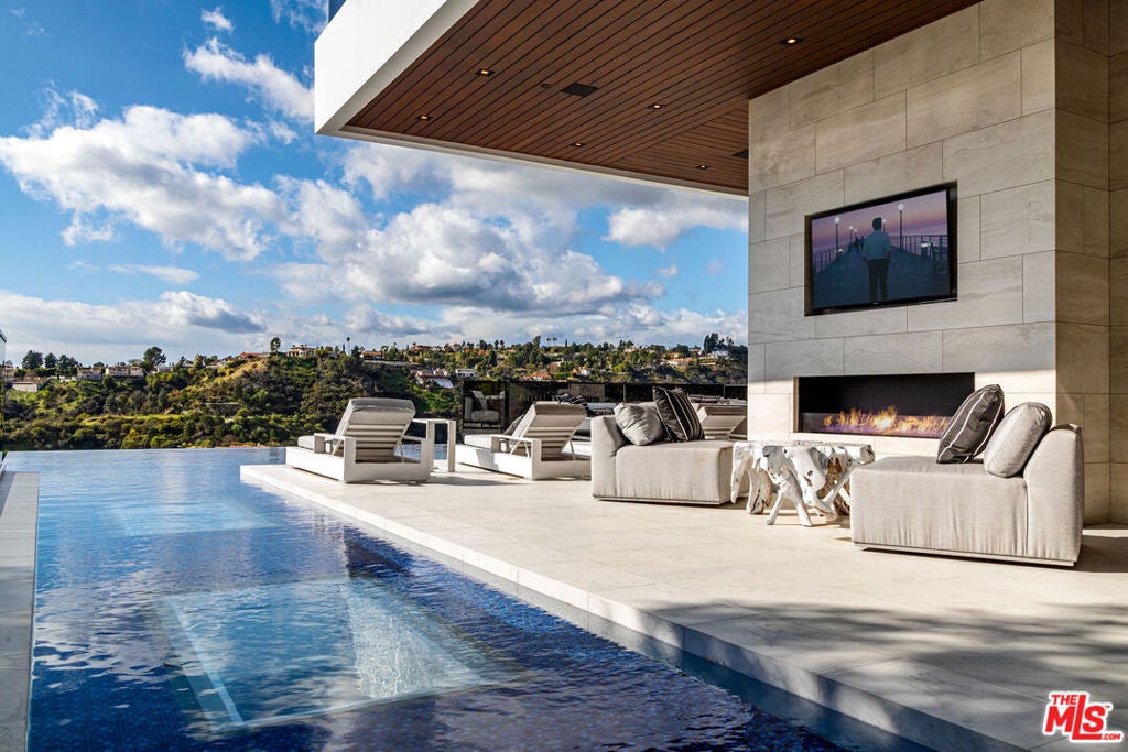 1475 Bel Air Road — photo