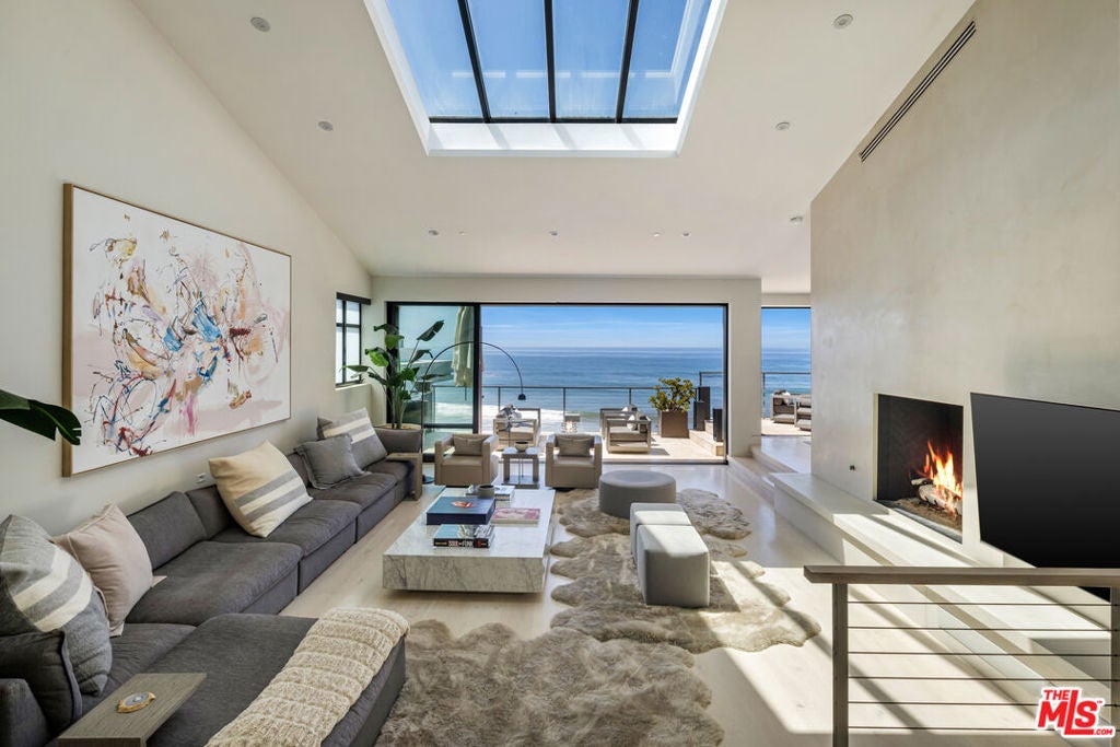 31504 Victoria Point Road — photo